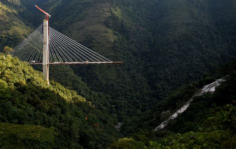 puente caído en colombia